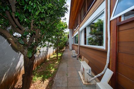 Casa à venda com 300m², 4 quartos e 2 vagasAREA EXTERNA