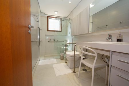 Casa à venda com 300m², 4 quartos e 2 vagasBANHEIRO3
