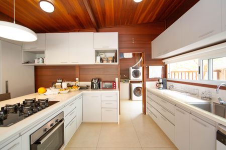 Casa à venda com 300m², 4 quartos e 2 vagasCOZINHA