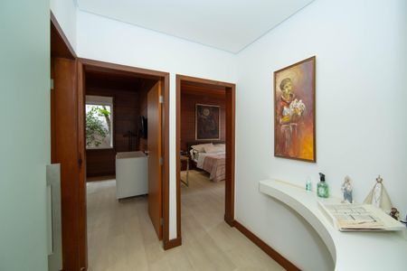Casa à venda com 300m², 4 quartos e 2 vagasCIRCULACAO