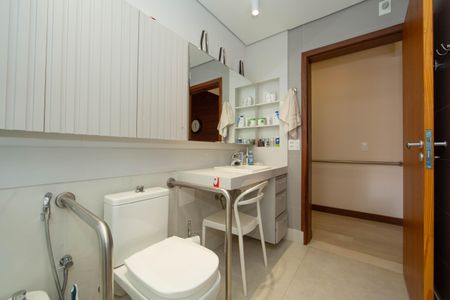 Casa à venda com 300m², 4 quartos e 2 vagasBANHEIRO3