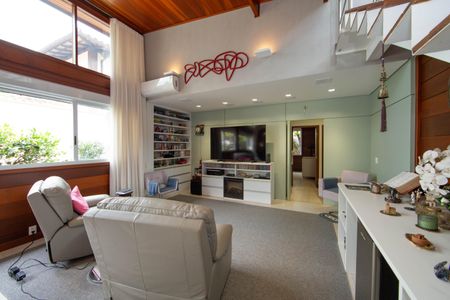 SALA de casa à venda com 4 quartos, 300m² em Belvedere, Belo Horizonte