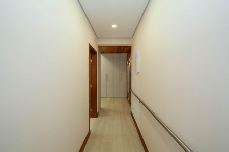 Casa à venda com 300m², 4 quartos e 2 vagasCORREDOR QUARTO2