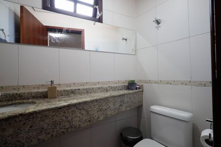 Casa à venda com 281m², 4 quartos e 5 vagasLavabo 2