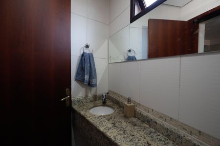 Casa à venda com 281m², 4 quartos e 5 vagasLavabo 2