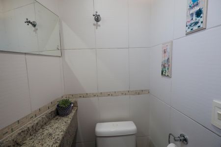 Casa à venda com 281m², 4 quartos e 5 vagasLavabo 2