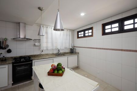 Casa à venda com 281m², 4 quartos e 5 vagasCozinha