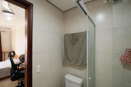 Casa à venda com 281m², 4 quartos e 5 vagasBanheiro da Suíte 1