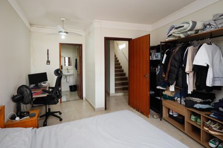 Casa à venda com 281m², 4 quartos e 5 vagasSuíte 1