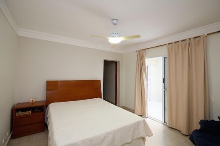 Casa à venda com 281m², 4 quartos e 5 vagasSuíte 2