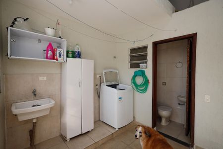 Casa à venda com 281m², 4 quartos e 5 vagasÁrea de Serviço