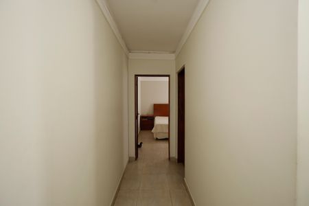 Casa à venda com 281m², 4 quartos e 5 vagasCorredor