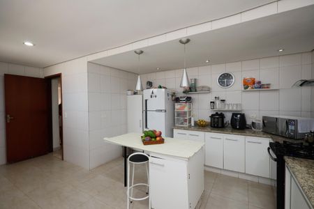 Casa à venda com 281m², 4 quartos e 5 vagasCozinha