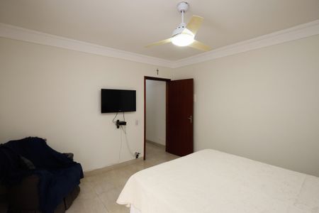 Casa à venda com 281m², 4 quartos e 5 vagasSuíte 2