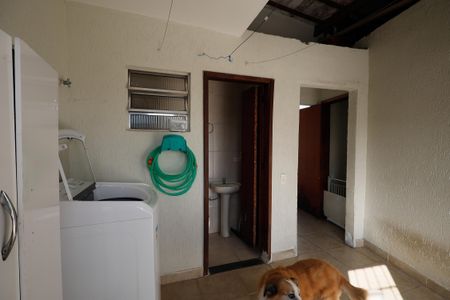 Casa à venda com 281m², 4 quartos e 5 vagasÁrea de Serviço