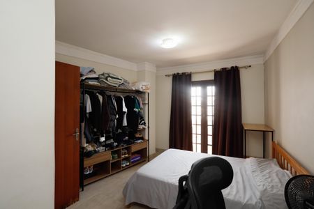 Casa à venda com 281m², 4 quartos e 5 vagasSuíte 1