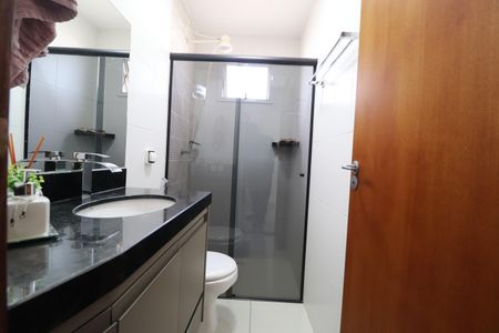 Apartamento para alugar com 65m², 2 quartos e 1 vagaBanheiro Social