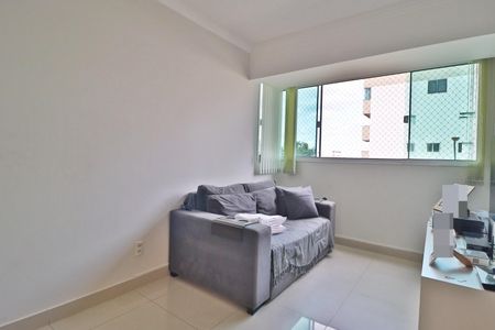 Sala de apartamento para alugar com 2 quartos, 65m² em Santa Mônica, Uberlândia
