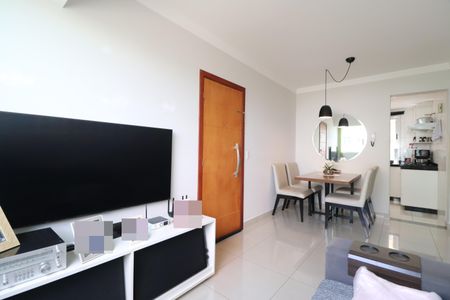 Apartamento para alugar com 65m², 2 quartos e 1 vagaSala