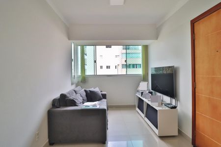 Apartamento para alugar com 65m², 2 quartos e 1 vagaSala