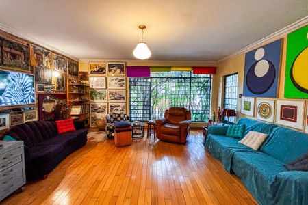 Casa à venda com 3 quartos, 200m² em Jardim das Bandeiras, São Paulo