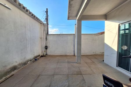 Casa para alugar com 170m², 2 quartos e 2 vagasQuintal