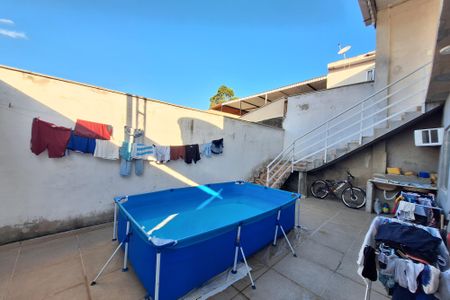 Casa para alugar com 170m², 2 quartos e 2 vagasQuintal