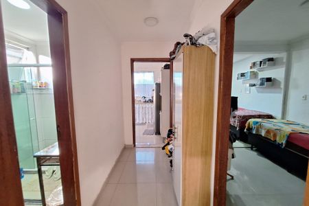 Corredor de casa para alugar com 2 quartos, 170m² em Parque Fluminense, Duque de Caxias