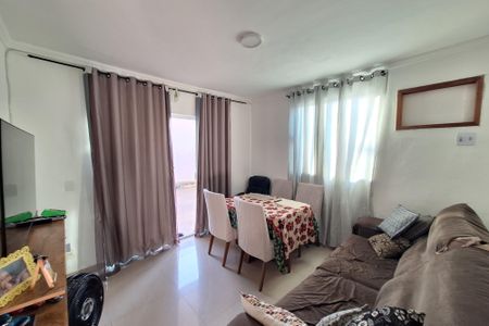Sala de casa para alugar com 2 quartos, 170m² em Parque Fluminense, Duque de Caxias