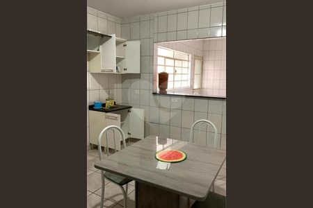 Casa à venda com 4 quartos, 310m² em Vila Taquari, São Paulo