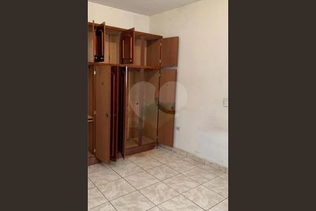 Casa à venda com 4 quartos, 310m² em Vila Taquari, São Paulo