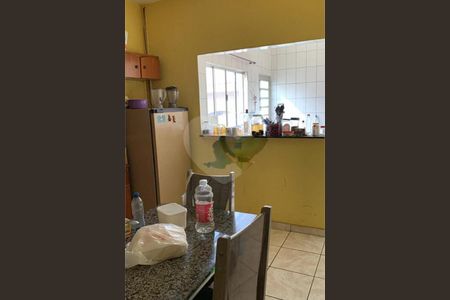 Casa à venda com 4 quartos, 310m² em Vila Taquari, São Paulo
