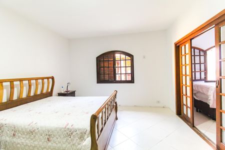 Casa para alugar com 365m², 4 quartos e 2 vagasSuíte