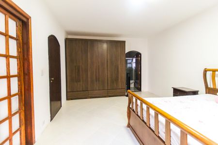 Casa para alugar com 365m², 4 quartos e 2 vagasSuíte