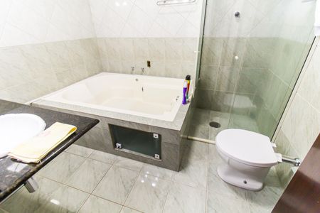 Casa para alugar com 365m², 4 quartos e 2 vagasBanheiro da Suíte