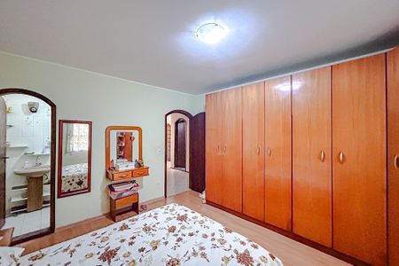 Casa à venda com 248m², 3 quartos e 3 vagasQuarto 2 - Suíte