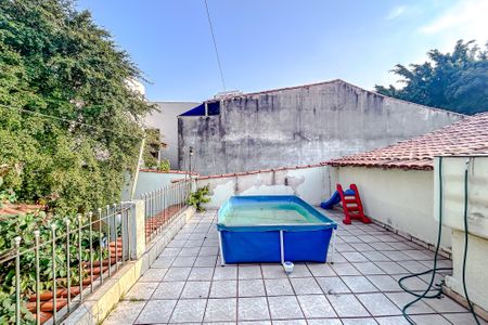 Casa à venda com 248m², 3 quartos e 3 vagasÁrea externa