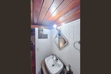 Casa à venda com 248m², 3 quartos e 3 vagasBanheiro 2