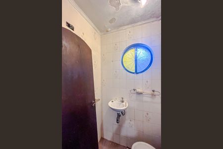 Casa à venda com 248m², 3 quartos e 3 vagasBanheiro de serviço