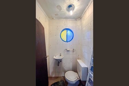 Casa à venda com 248m², 3 quartos e 3 vagasBanheiro de serviço