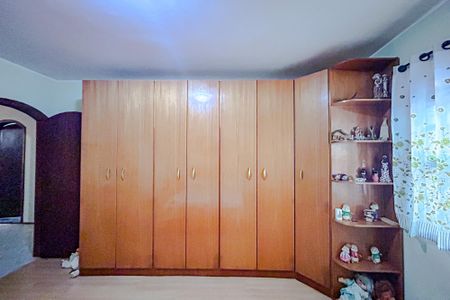 Casa à venda com 248m², 3 quartos e 3 vagasQuarto 2 - Suíte
