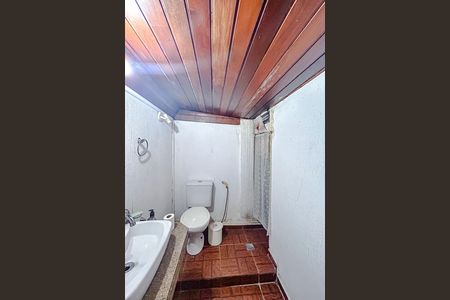 Casa à venda com 248m², 3 quartos e 3 vagasBanheiro 2