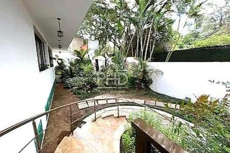 Casa à venda com 940m², 9 quartos e 10 vagas