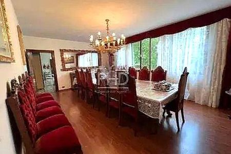 Casa à venda com 940m², 9 quartos e 10 vagas