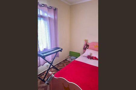 Casa à venda com 4 quartos, 180m² em Vila Zat, São Paulo