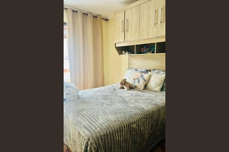 Casa à venda com 4 quartos, 180m² em Vila Zat, São Paulo