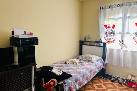 Casa à venda com 4 quartos, 180m² em Vila Zat, São Paulo