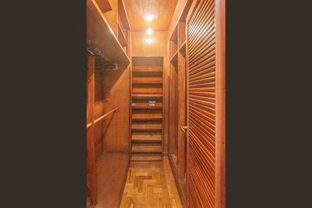 Apartamento à venda com 134m², 3 quartos e 1 vagaCloset da suíte