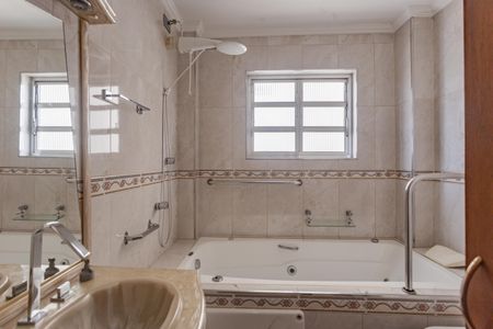 Apartamento à venda com 134m², 3 quartos e 1 vagaBanheiro da Suíte