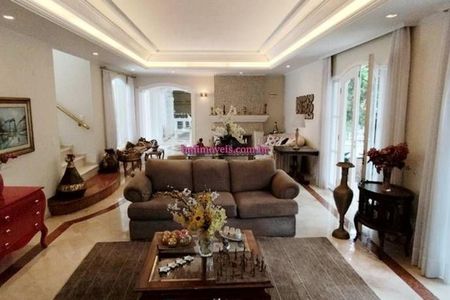 Casa à venda com 5 quartos, 1300m² em Super Quadra Morumbi, São Paulo